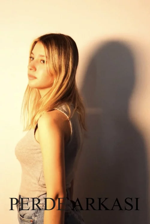 Perde Arkası