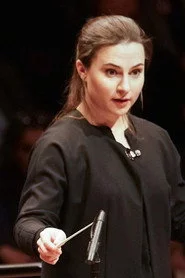 Liubov Nosova dirige le Paris Mozart Orchestra La Maestra 2024