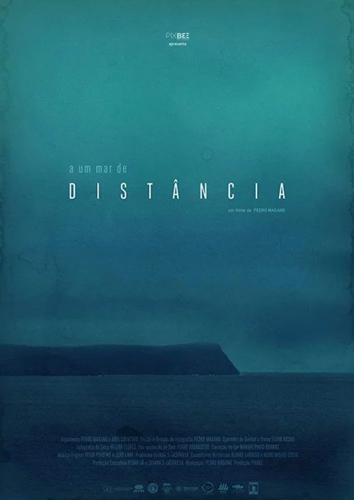 A Um Mar de Distância