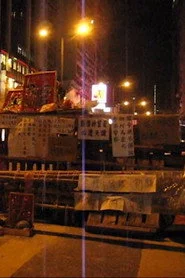 手持攝影機的人