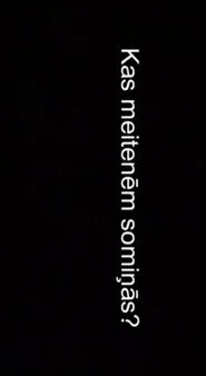 Kas meitenēm somiņās?
