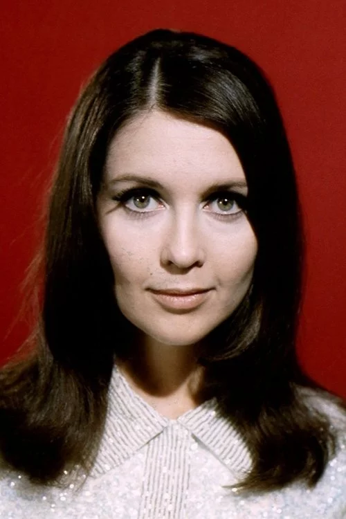 Anjanette Comer