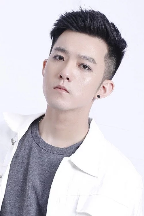 敖翔
