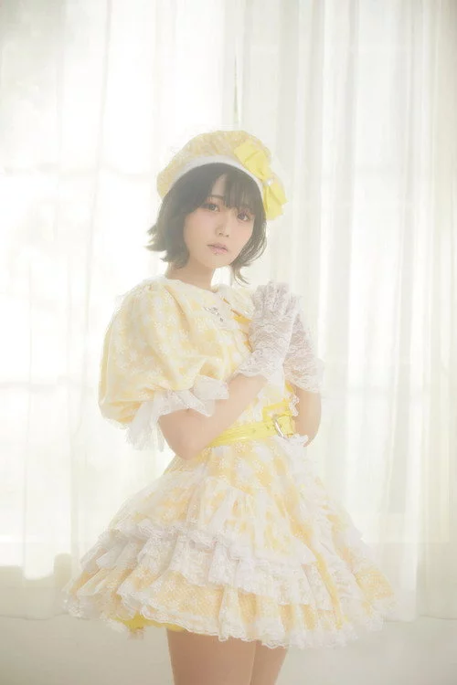 小山ひな
