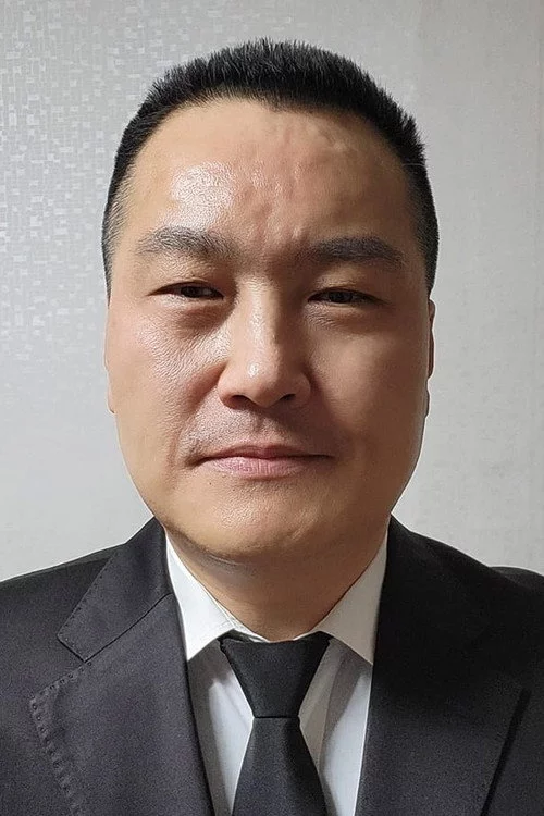 최은석